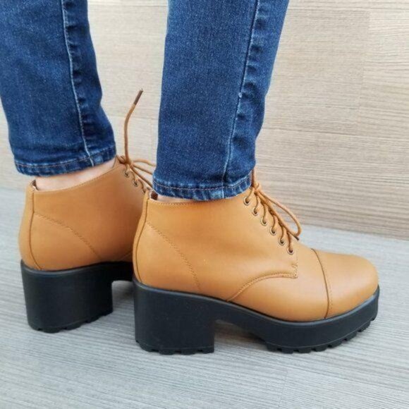 Lace Up Ankle Boots Platform Block Heel Lug Sole Leatherette Brown Chunky 90s - Picture 3 of 10